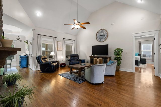 8217 Robertsview Drive, Ooltewah, TN 37363