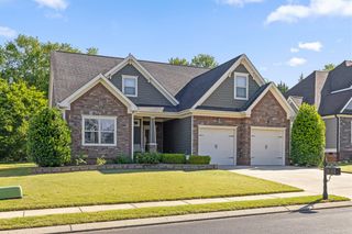 8217 Robertsview Drive, Ooltewah, TN 37363