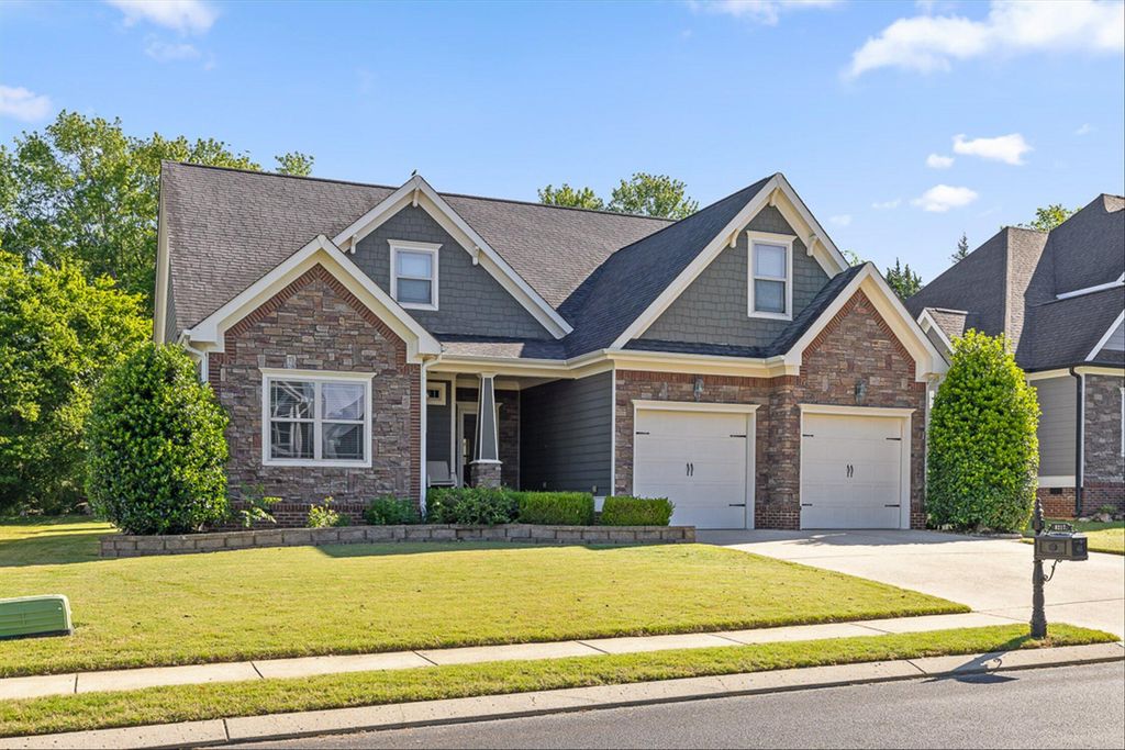 8217 Robertsview Drive, Ooltewah, TN 37363