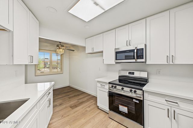 10031 W HUTTON Drive, Sun City, AZ 85351