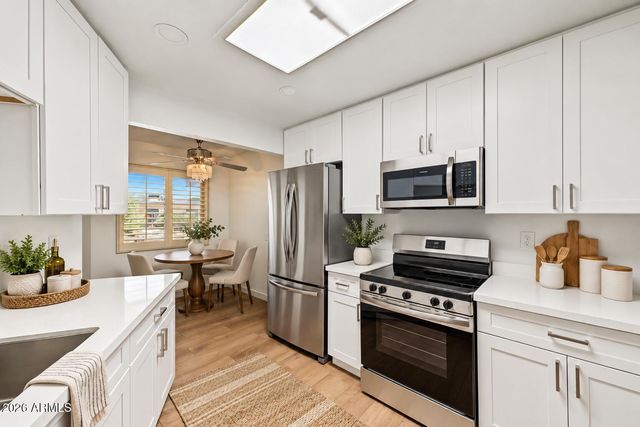 10031 W HUTTON Drive, Sun City, AZ 85351