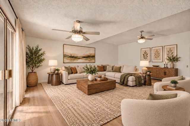 10031 W HUTTON Drive, Sun City, AZ 85351