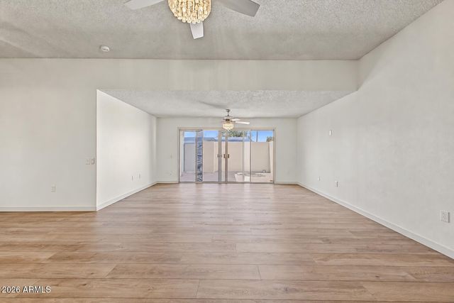10031 W HUTTON Drive, Sun City, AZ 85351