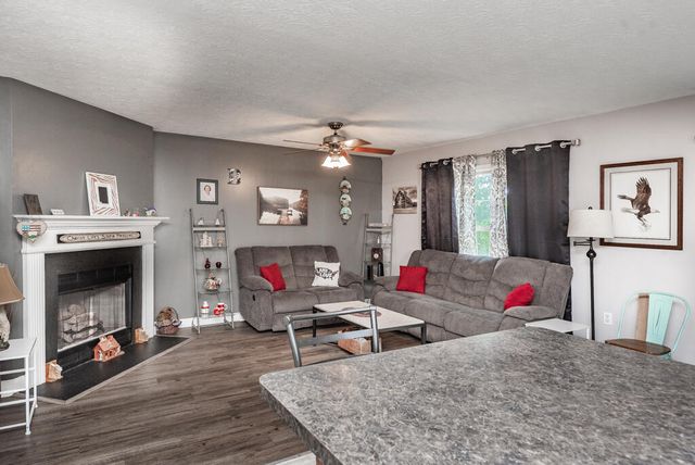 900 Pinoak Drive, Nicholasville, KY 40356