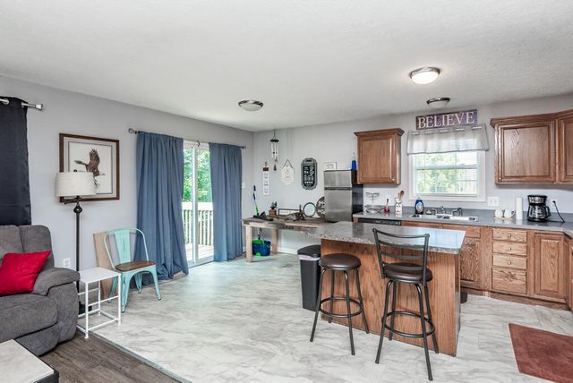 900 Pinoak Drive, Nicholasville, KY 40356