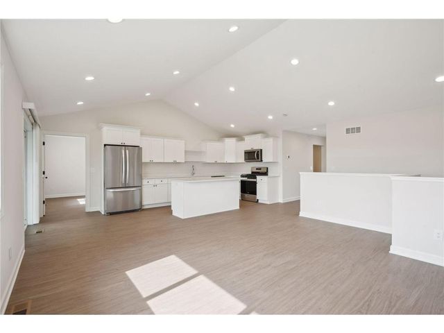 601 S Division Street, Roberts, WI 54023