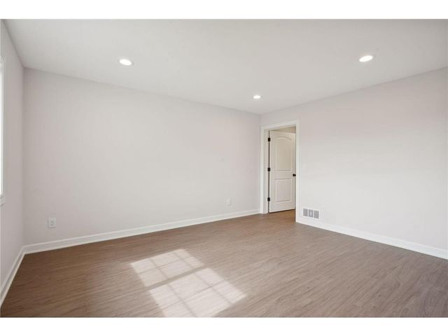 601 S Division Street, Roberts, WI 54023