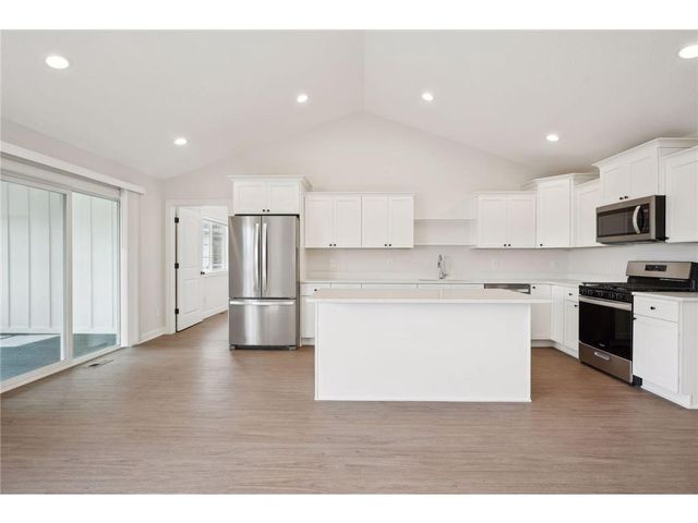 601 S Division Street, Roberts, WI 54023