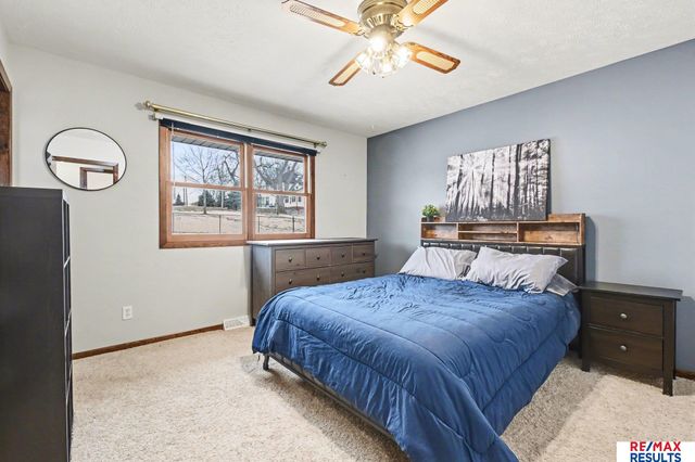 126 S Vermont Street, Bennington, NE 68007