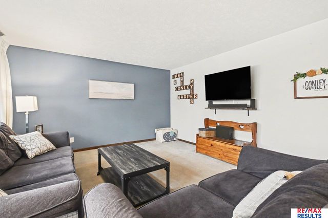 126 S Vermont Street, Bennington, NE 68007