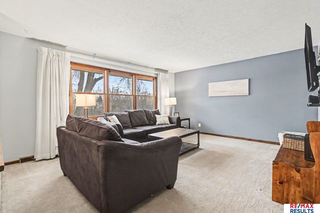 126 S Vermont Street, Bennington, NE 68007