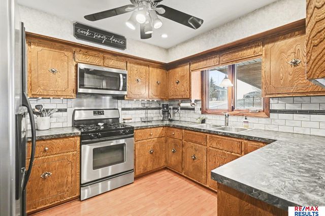 126 S Vermont Street, Bennington, NE 68007