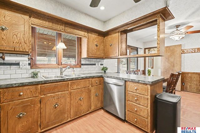 126 S Vermont Street, Bennington, NE 68007