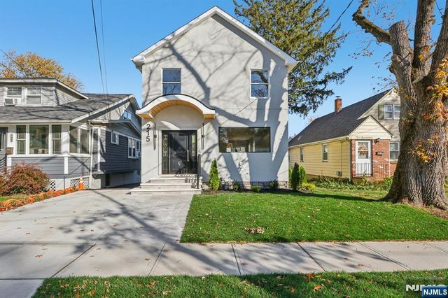 215 Floral Street, Roselle, NJ 07203