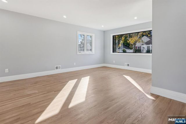 215 Floral Street, Roselle, NJ 07203