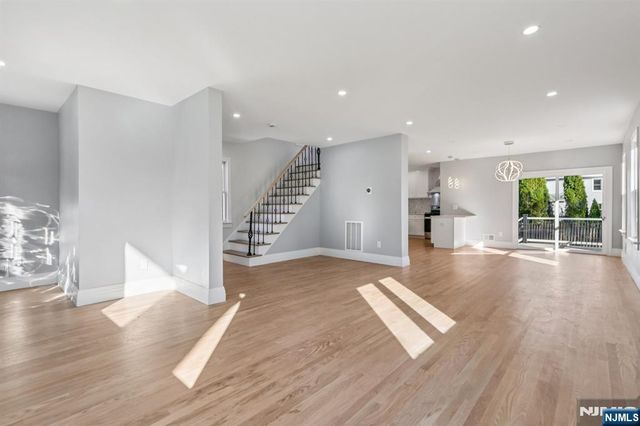 215 Floral Street, Roselle, NJ 07203