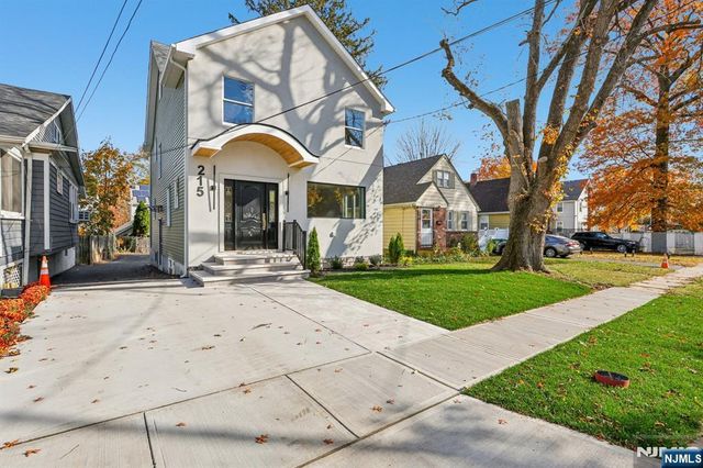 215 Floral Street, Roselle, NJ 07203
