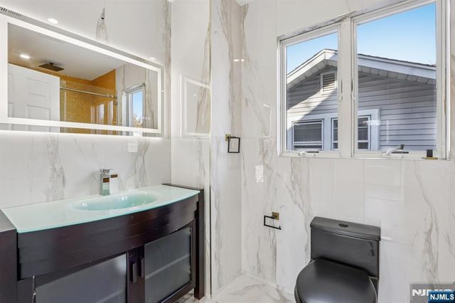 215 Floral Street, Roselle, NJ 07203