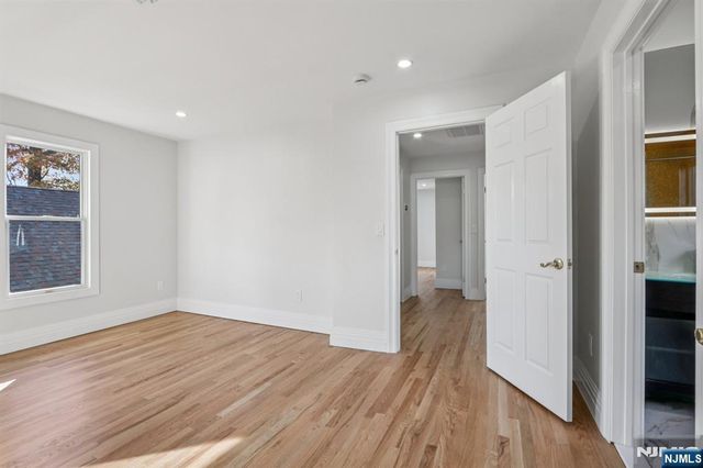 215 Floral Street, Roselle, NJ 07203