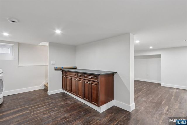 215 Floral Street, Roselle, NJ 07203