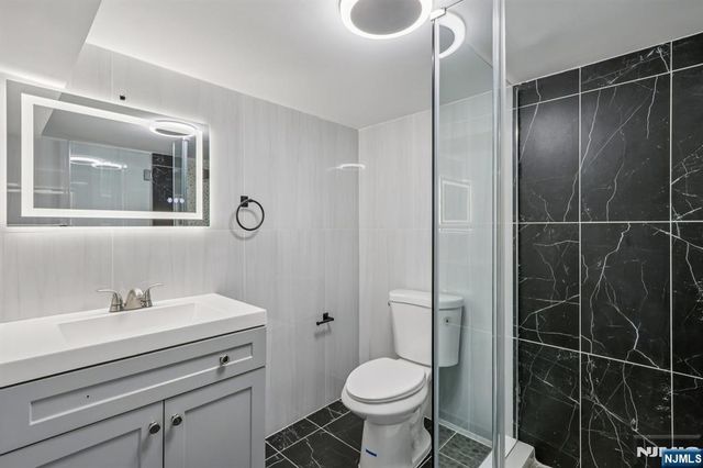 215 Floral Street, Roselle, NJ 07203