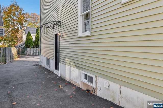 215 Floral Street, Roselle, NJ 07203