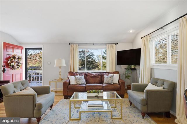 7203 ARTHUR DR, Falls Church, VA 22046