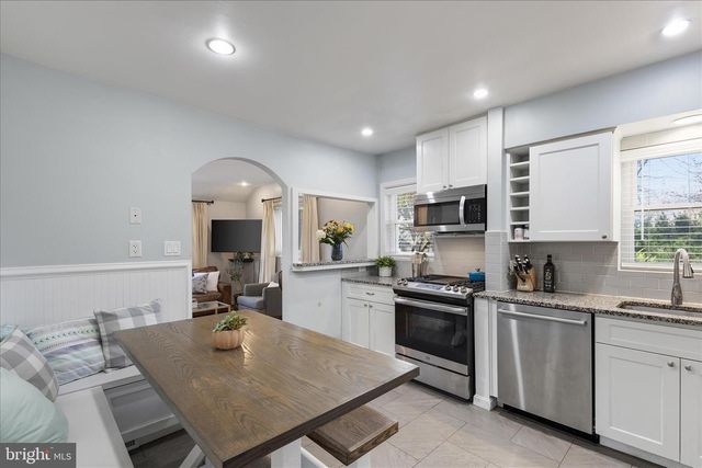 7203 ARTHUR DR, Falls Church, VA 22046