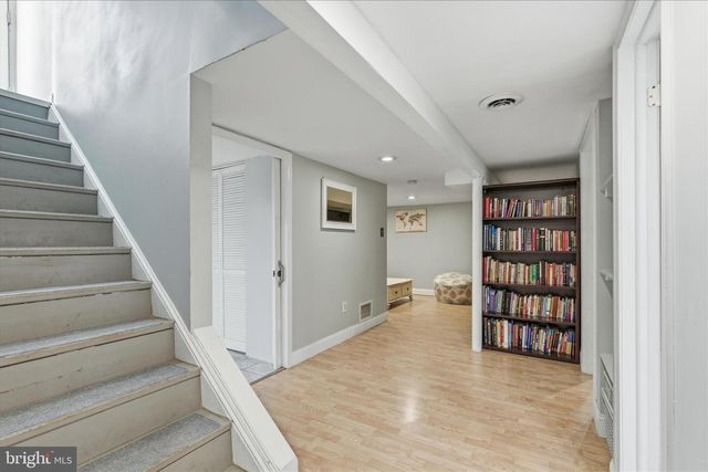 7203 ARTHUR DR, Falls Church, VA 22046