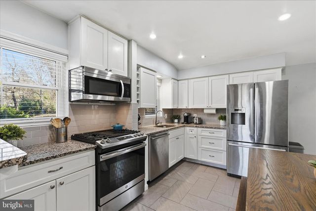 7203 ARTHUR DR, Falls Church, VA 22046