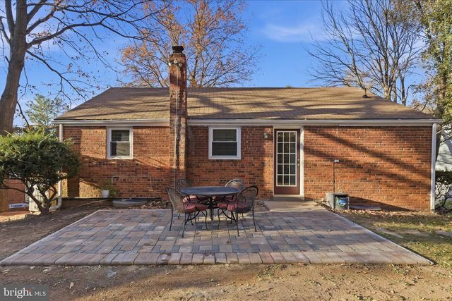 7203 ARTHUR DR, Falls Church, VA 22046