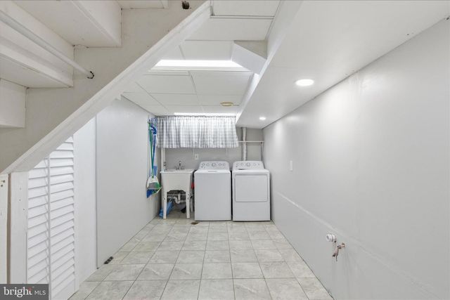 7203 ARTHUR DR, Falls Church, VA 22046