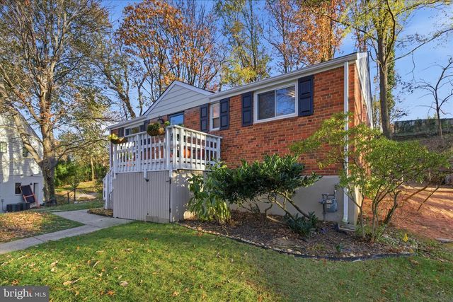 7203 ARTHUR DR, Falls Church, VA 22046