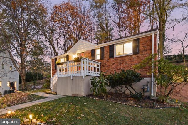 7203 ARTHUR DR, Falls Church, VA 22046