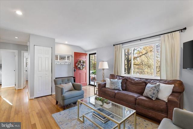 7203 ARTHUR DR, Falls Church, VA 22046