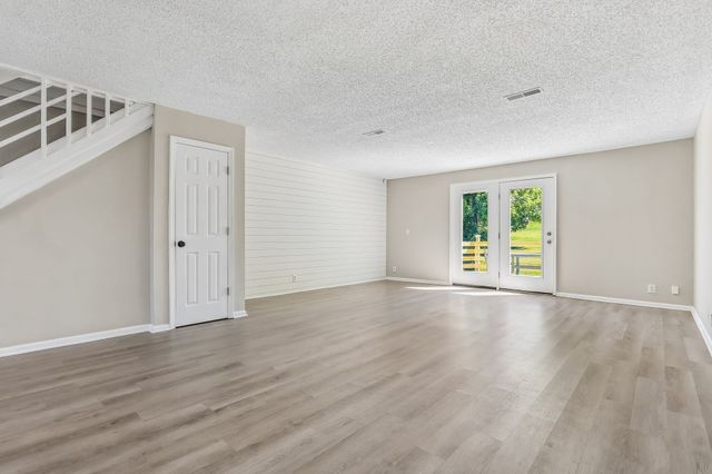 627 Rockwood Dr, Hermitage, TN 37076