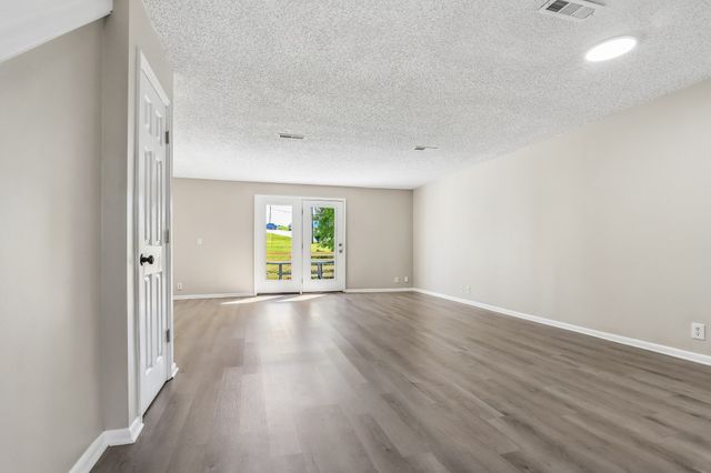 627 Rockwood Dr, Hermitage, TN 37076