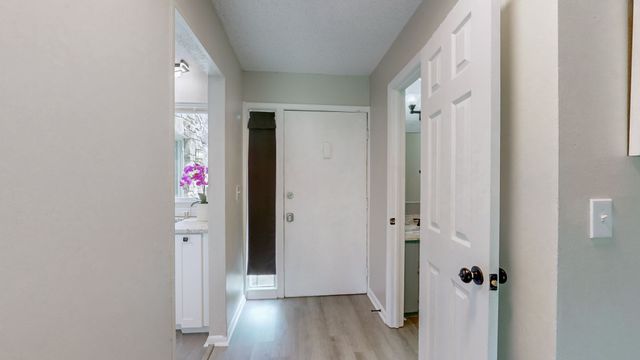 627 Rockwood Dr, Hermitage, TN 37076