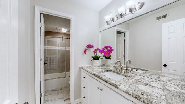 627 Rockwood Dr, Hermitage, TN 37076
