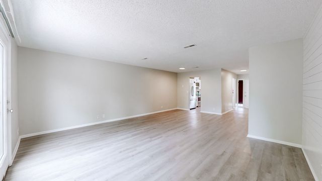 627 Rockwood Dr, Hermitage, TN 37076