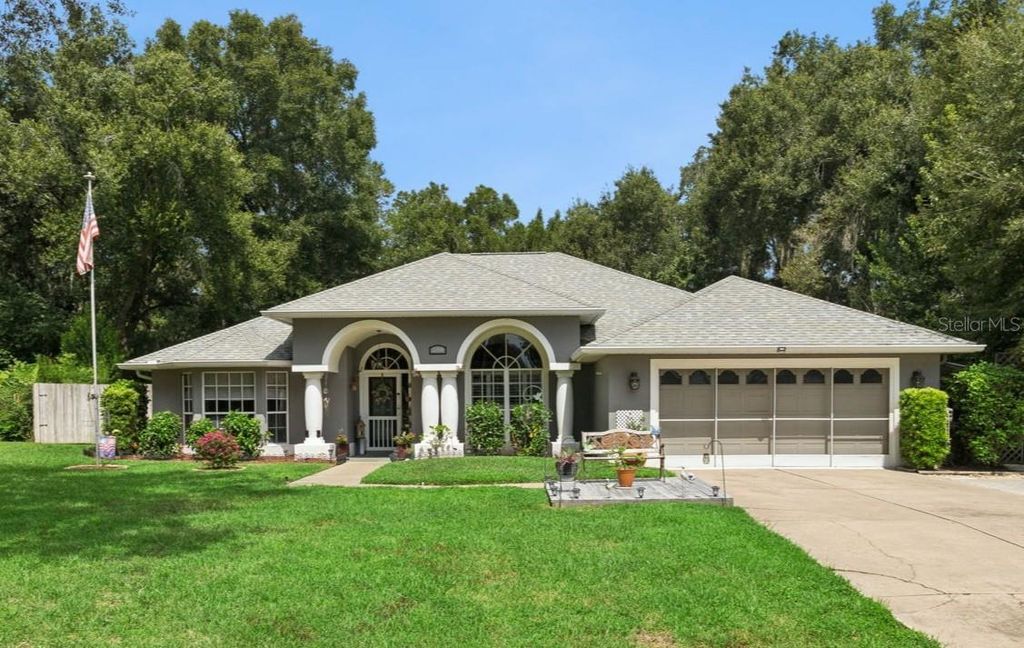 Image 1 of property listing at 33440 LAKE BEND CIRCLE, Leesburg, FL 34788