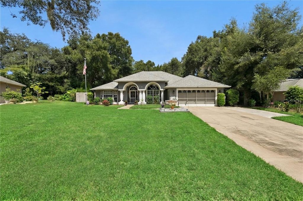 Image 2 of property listing at 33440 LAKE BEND CIRCLE, Leesburg, FL 34788