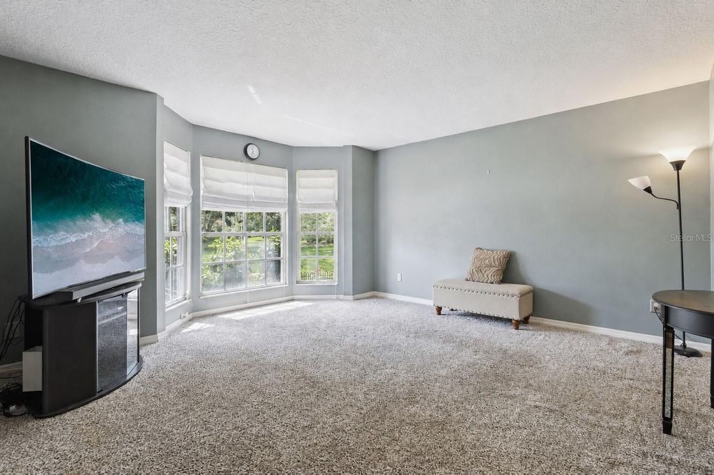 Image 12 of property listing at 33440 LAKE BEND CIRCLE, Leesburg, FL 34788