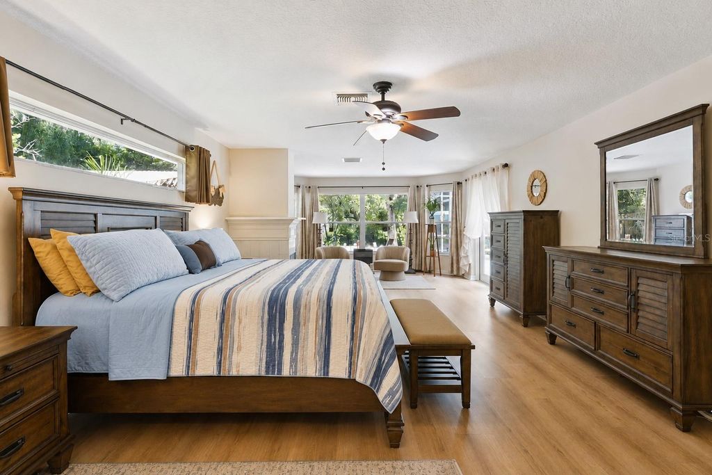 Image 19 of property listing at 33440 LAKE BEND CIRCLE, Leesburg, FL 34788