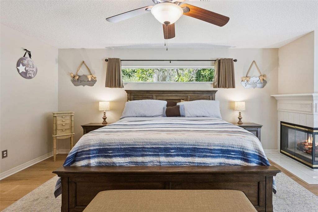 Image 21 of property listing at 33440 LAKE BEND CIRCLE, Leesburg, FL 34788
