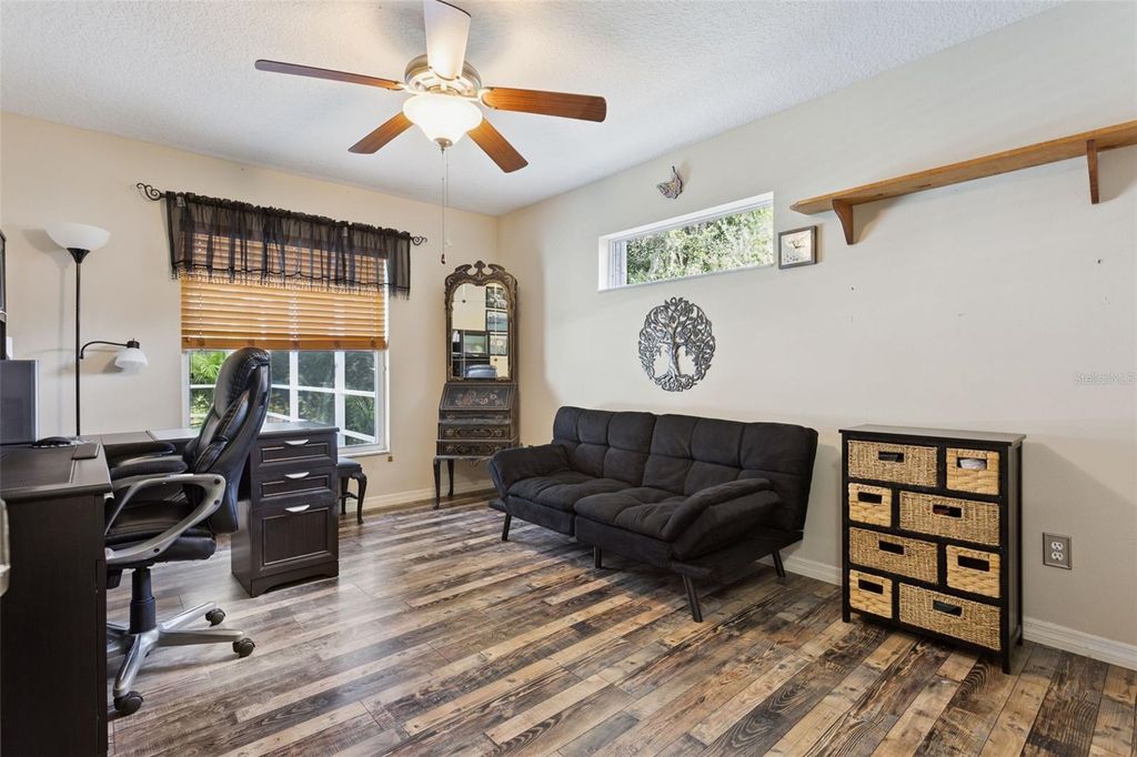 Image 33 of property listing at 33440 LAKE BEND CIRCLE, Leesburg, FL 34788