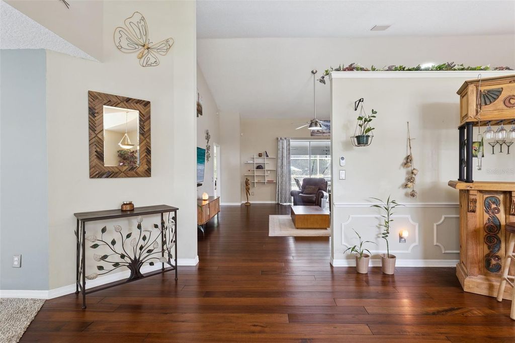 Image 5 of property listing at 33440 LAKE BEND CIRCLE, Leesburg, FL 34788