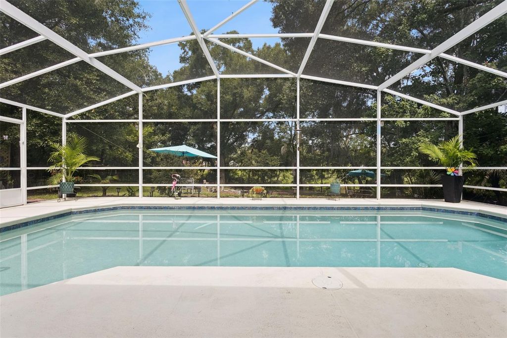 Image 44 of property listing at 33440 LAKE BEND CIRCLE, Leesburg, FL 34788