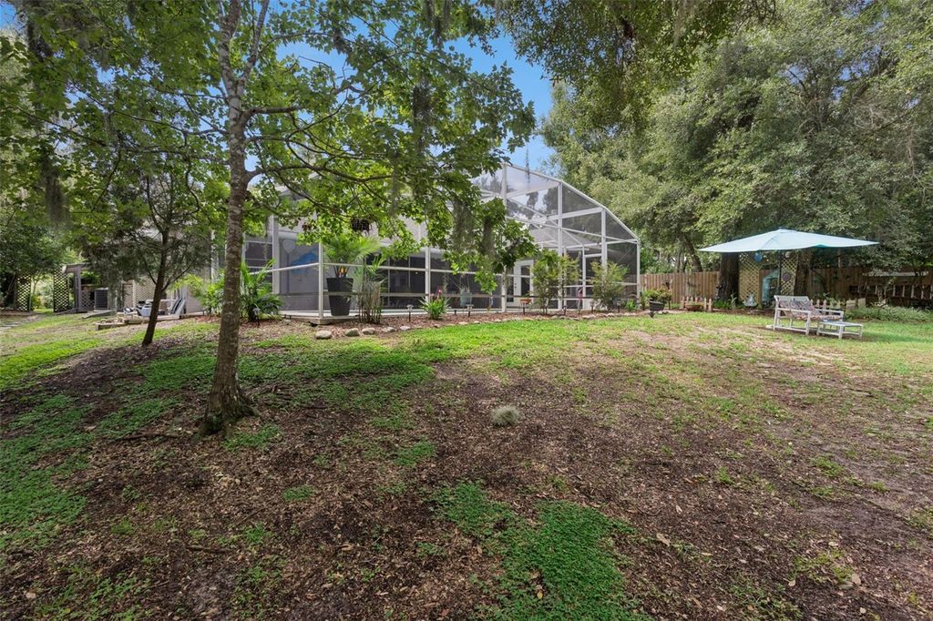 Image 46 of property listing at 33440 LAKE BEND CIRCLE, Leesburg, FL 34788