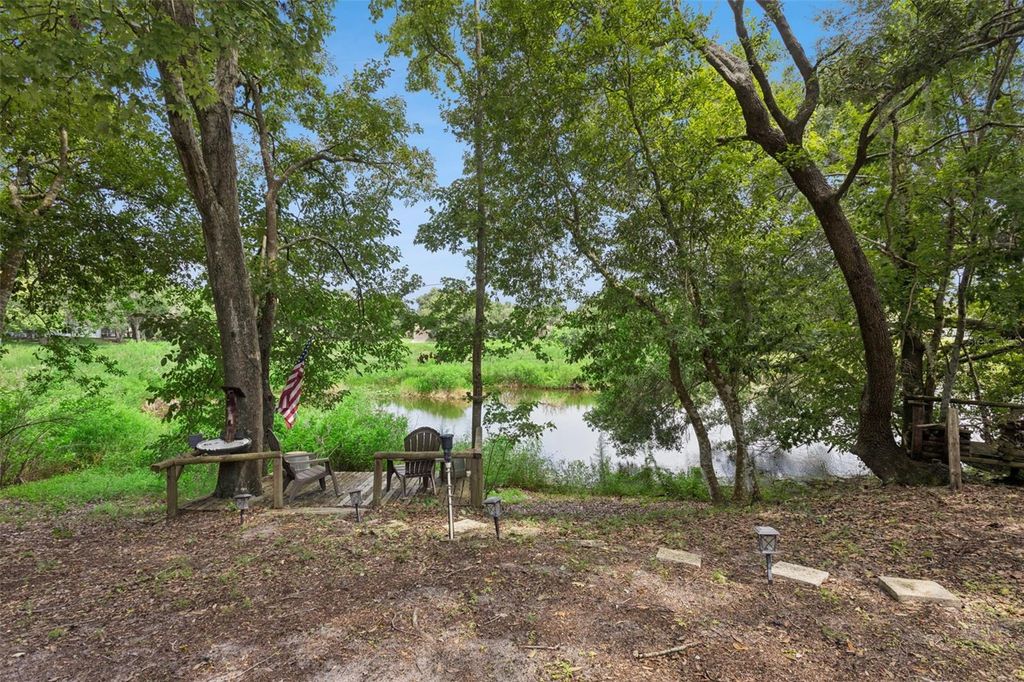 Image 50 of property listing at 33440 LAKE BEND CIRCLE, Leesburg, FL 34788
